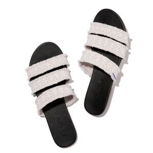 Rothy’s Triple Band Sandal in Seashell 7.5